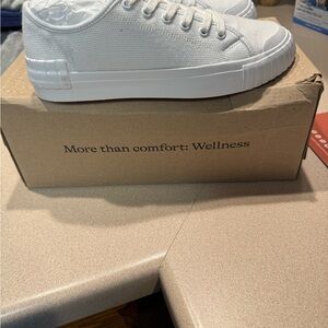 Taos Footwear White Sneakers